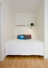 Дизайн для маленькой спальни.