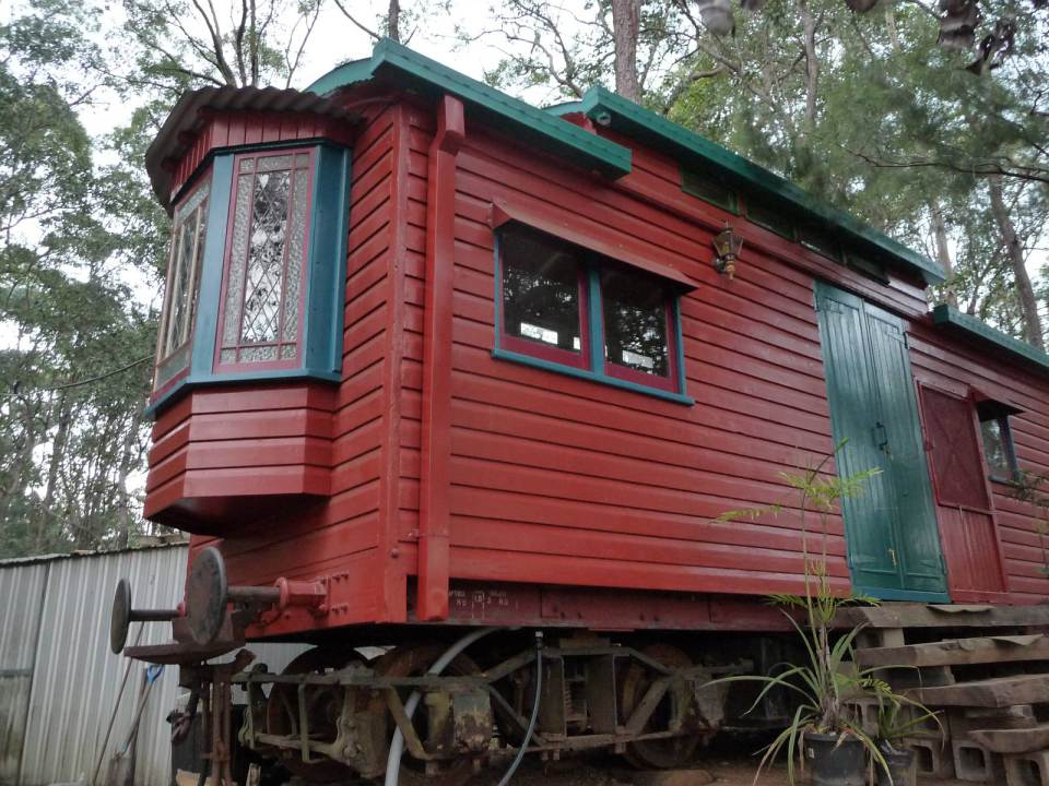 Дачный домик из старого ж/д вагона
